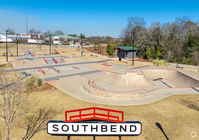 Southbend Park boasts an impressive and expansive skate park, making it an ideal destination for skaters of all skill levels.