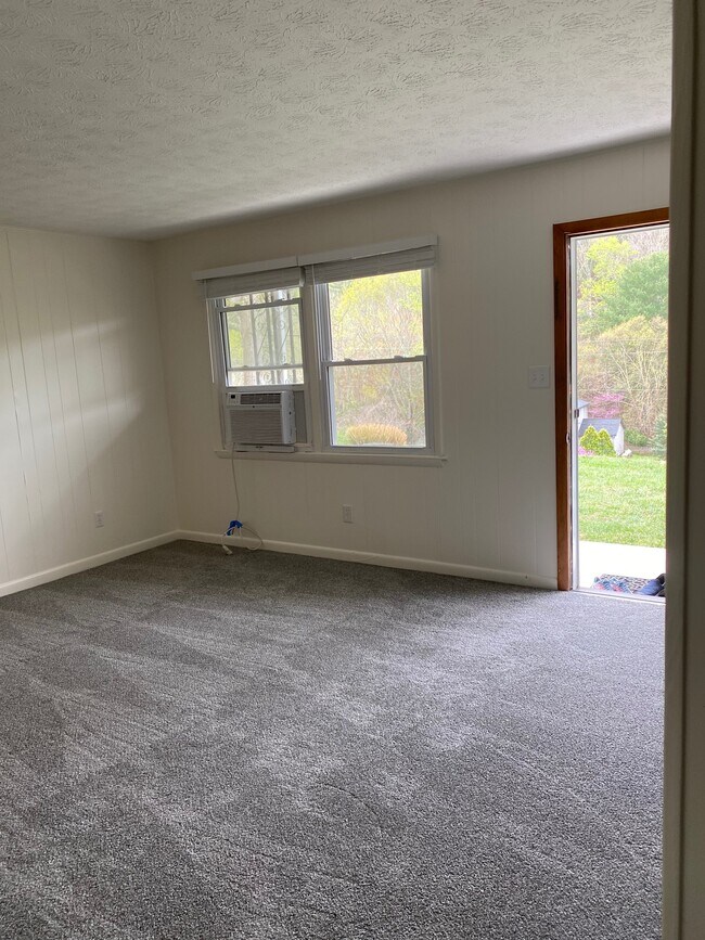 56 Webb Cove Rd unit Apartment C, Asheville, NC 28804 - photo 5