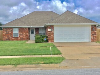 803 E Southern Trace Dr, Rogers, AR 72758