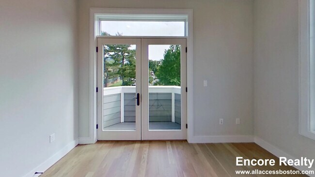 104-106-106 Warren St unit 13, Boston, MA 02135 - photo 6