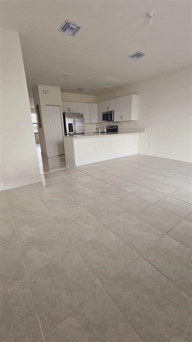 3228 W 114th Terrace, Hialeah, FL 33018 - photo 4