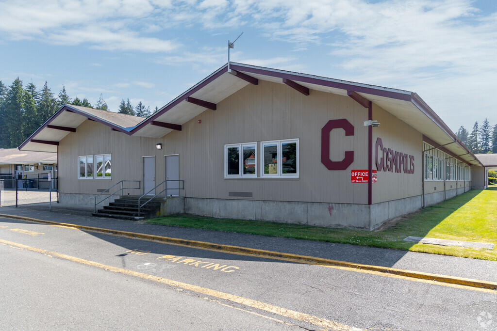 Cosmopolis Elementary School helps to empower students realize their unique potential.