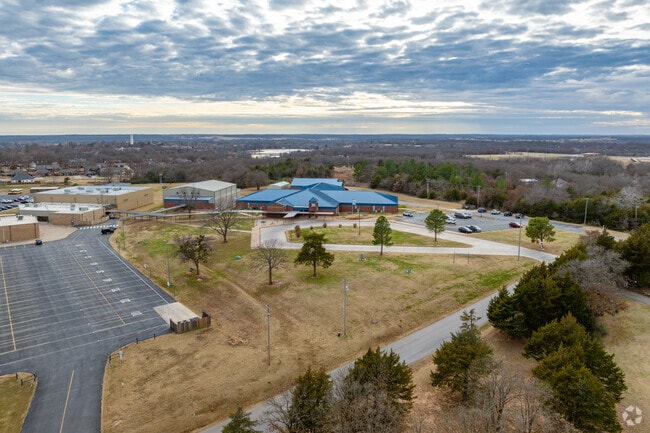 Bristow Middle School offers top notch eduction in Bristow.