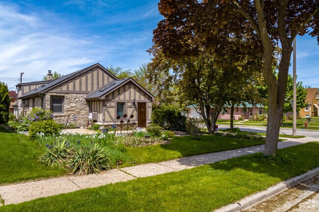 Neighbors in Castle Manor take pride in their yards.