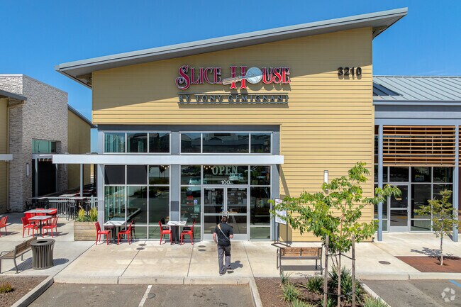 Slice House is Folsom Ranch's most popular pizza place.