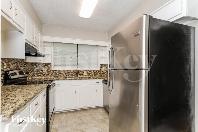 1745 Tree Line Rd, Lithonia, GA 30058 - photo 6