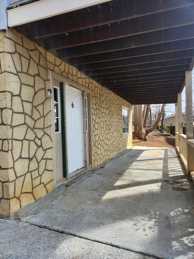 2119 Us-421, Bristol, TN 37620 - photo 2