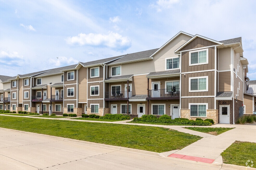 The Quarters Ames, Ames, IA 50010 - photo 1