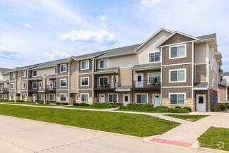 601 S 17th St, Ames, IA 50010