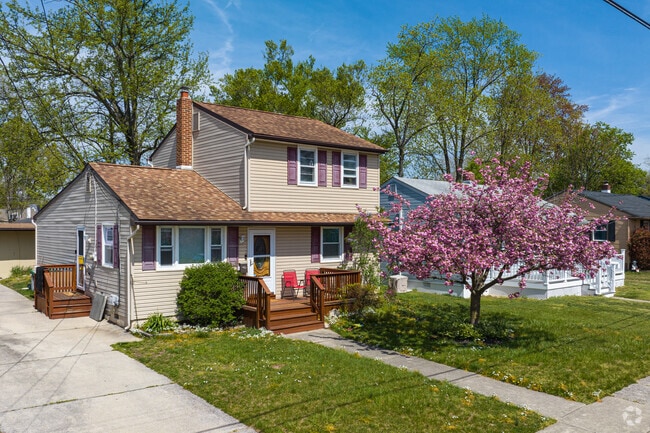 Single family homes in Lindenwold typically come with a small yard.