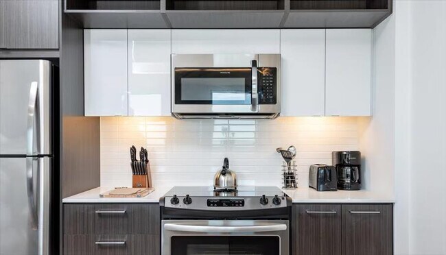 11911 Freedom Dr unit ID1221047P, Reston, VA 20190 - photo 6