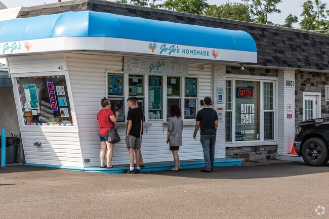 Jo-Jo's Ice Cream is the Vermilion Hills neighborhood favorite ice cream location.