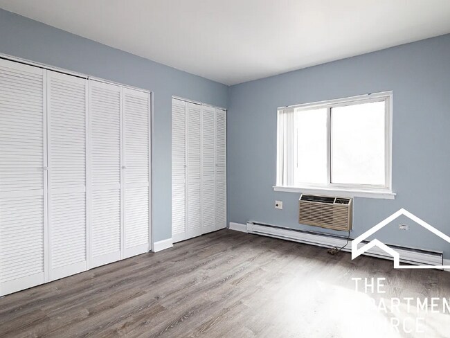 3825 N Pine Grove Ave unit 202, Chicago, IL 60613 - photo 5