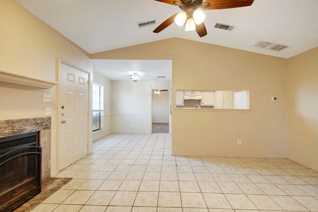 619 Luther Dr unit B1, Georgetown, TX 78628 - photo 4