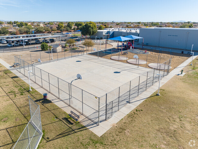 Ellsworth Elementary School cultivates a supportive learning atmosphere in Queen Creek.