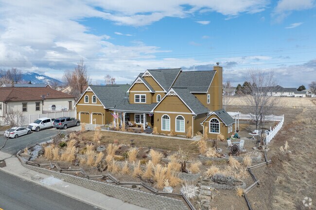 Baker City features a variety of different home styles, including New Traditionals.