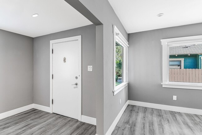 2914 E 5th St unit 2914, Long Beach, CA 90814 - photo 3