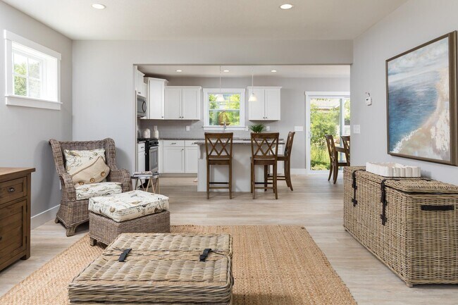 560 Pioneer Trail unit 36483315, Cedar Springs, MI 49319 - photo 2