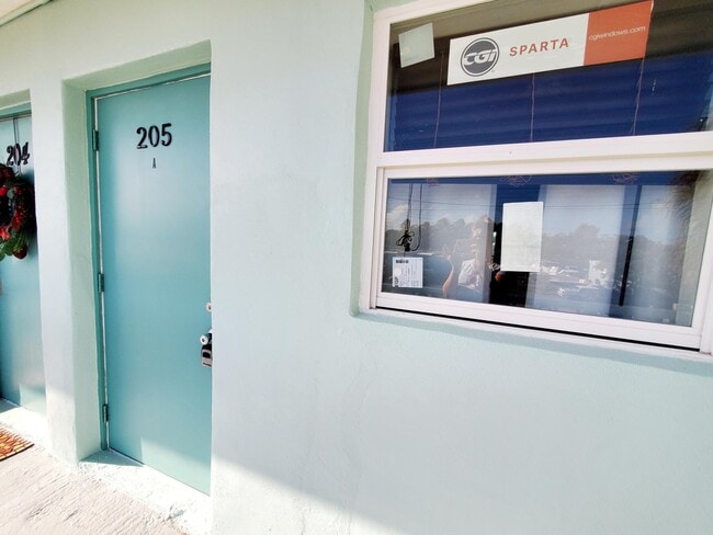 201 Coppitt Rd unit 205, Key West, FL 33040 - photo 5