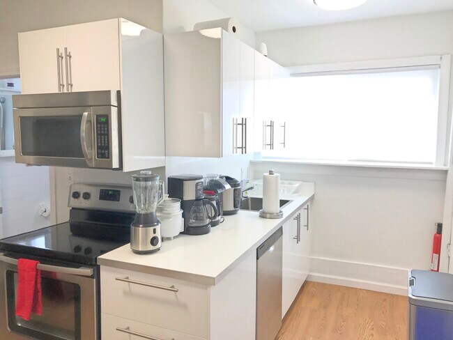 291 Dorchester St unit 3, Boston, MA 02127 - photo 4