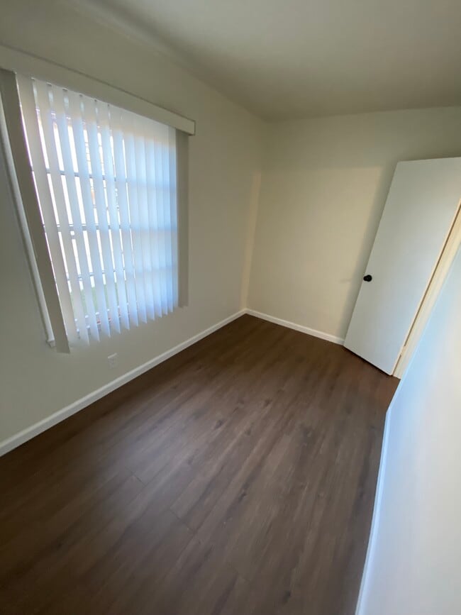 1924 E Poinsettia St unit 1, Long Beach, CA 90805 - photo 6