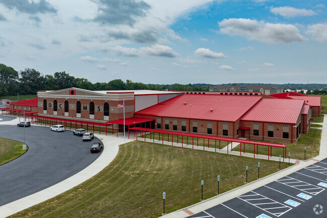 Daviess County Middle School scored an overall A- on niche.com.