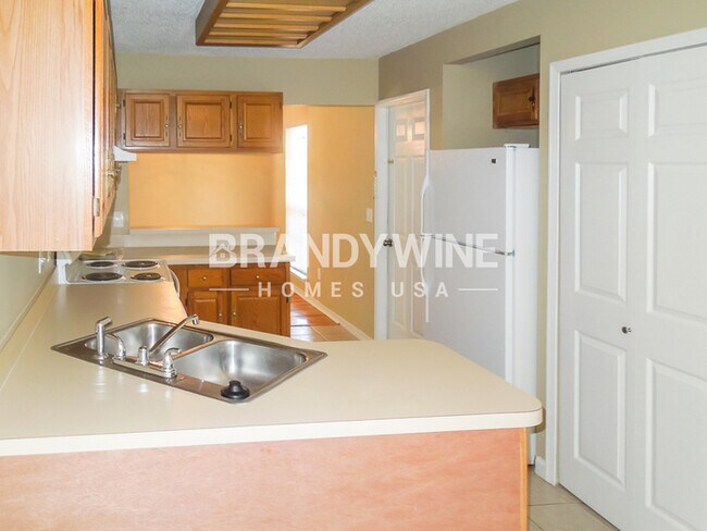 8145 Mactavish Way W, Jacksonville, FL 32244 - photo 6