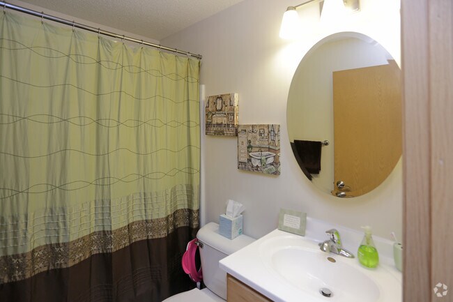 River Glen Apartments, Brooklyn Center, MN 55430 - photo 5