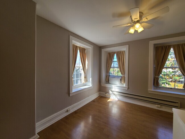 443 Green Ln unit A, Philadelphia, PA 19128 - photo 7