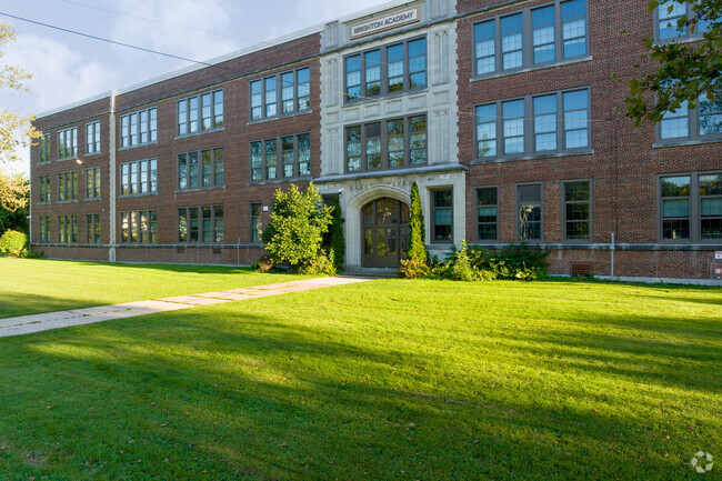 Brighton Academy has a student-teacher ratio of 9:1.