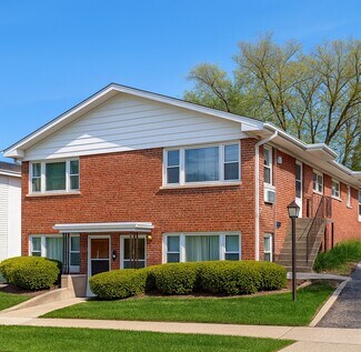 921 College Ave Unit A, Wheaton, IL 60187