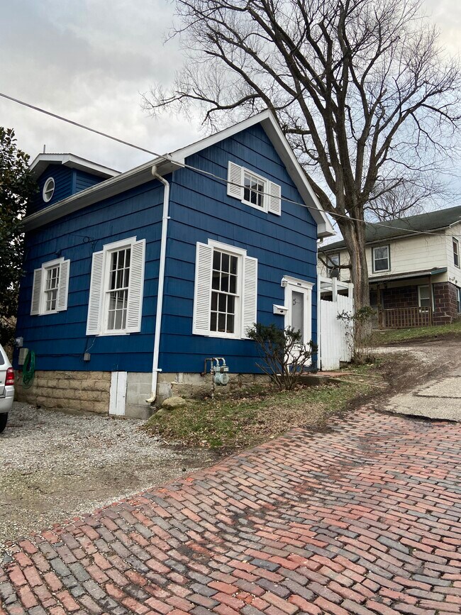 146 E State St, Athens, OH 45701 - photo 4