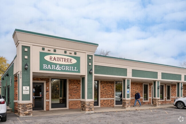 Raintree Bar and Grill in Raintree Island is one of the few restaurants in the neighborhood.