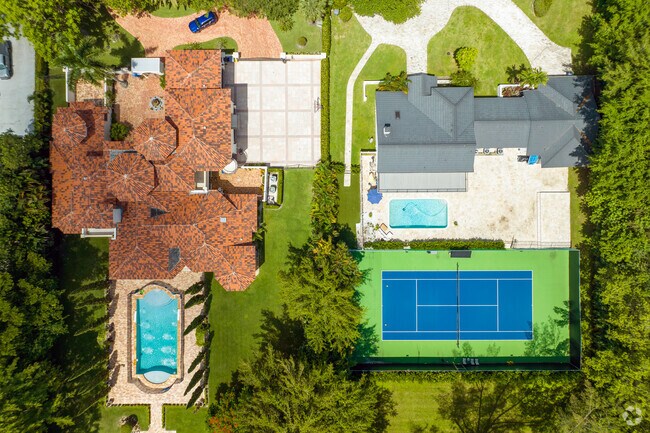 Long Lake mansions display styles as varied as they are refined.