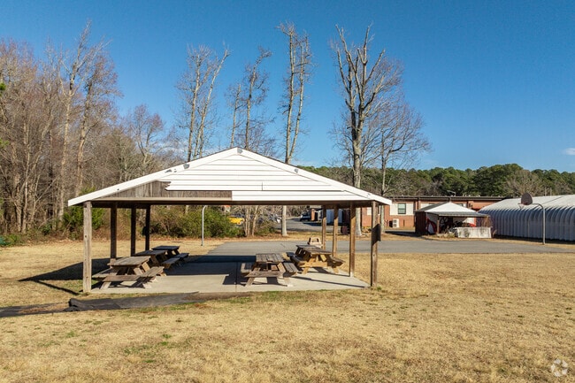 62% of students at Thomas Hunter Middle School are proficient in reading.