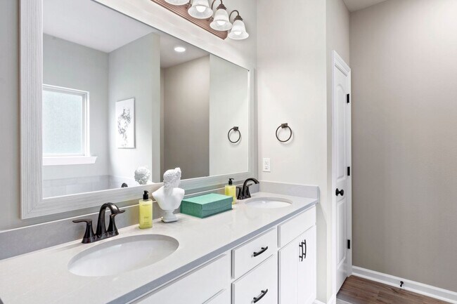 137 Ridley Ln, Youngsville, LA 70592 - photo 7