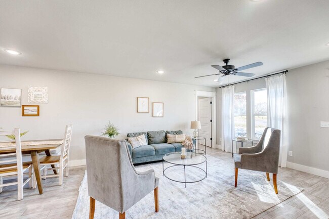 214 NW L St unit ID1363336P, Bentonville, AR 72712 - photo 2