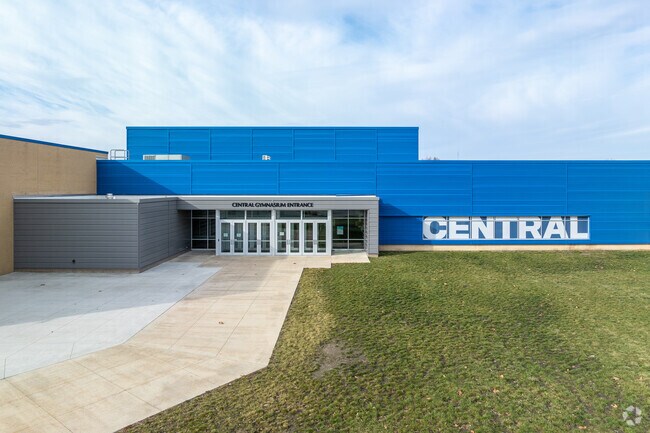 Central Intermediate School has a student-teacher ratio of 18 to 1.