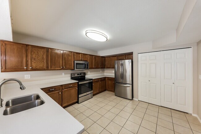 11322 W Loren Ln, Peoria, AZ 85345 - photo 7