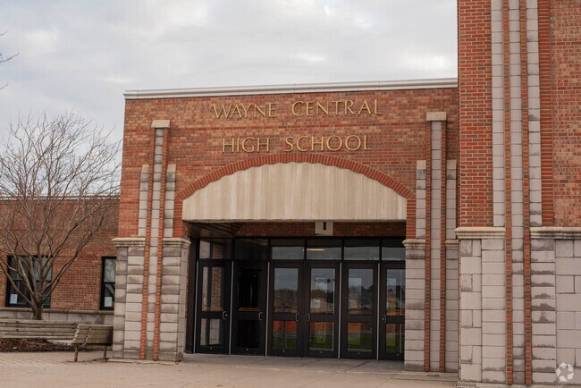 Wayne Senior High School in Ontario has a 92% graduation rate.