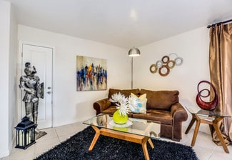 470 S Calle Encilia, Palm Springs, CA 92262