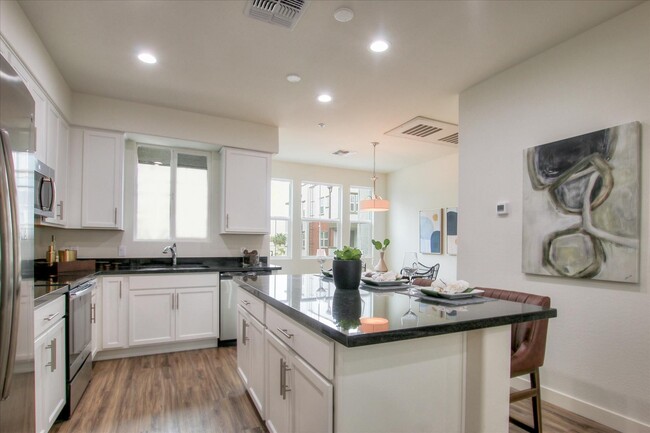 8th and Row Townhomes, Phoenix, AZ 85006 - photo 5