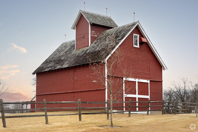 Lindenhurst sprung up around the linden trees that grew by the cities original farmhouse.