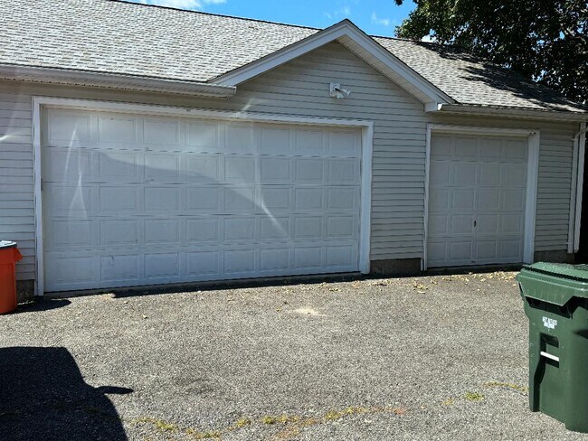 12 Easterbrooks Ave unit 2, Bristol, RI 02809 - photo 5