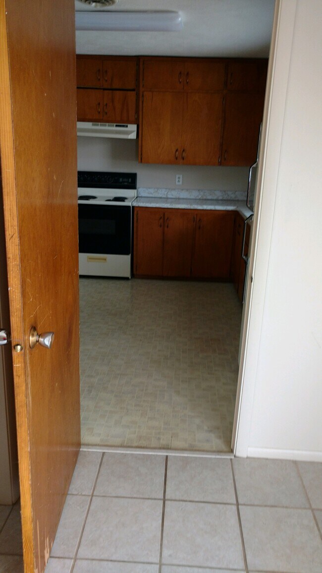 314 W Philip Ave unit 3, North Platte, NE 69101 - photo 4