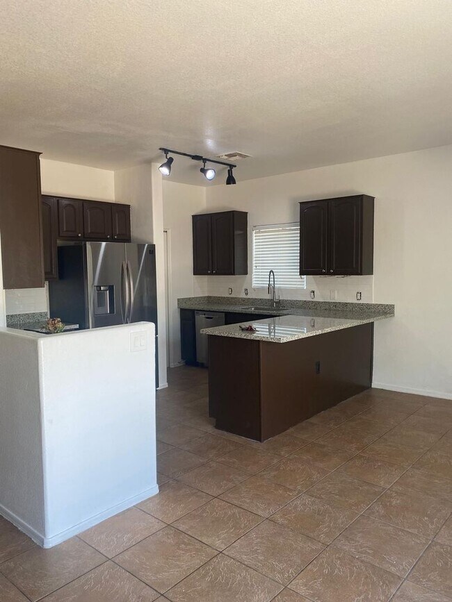 7805 S Hidden Places Loop, Tucson, AZ 85756 - photo 6