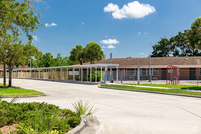 Laurel Oak Elementary in Naples has a circular drive leading to the pick-up and drop-off area.