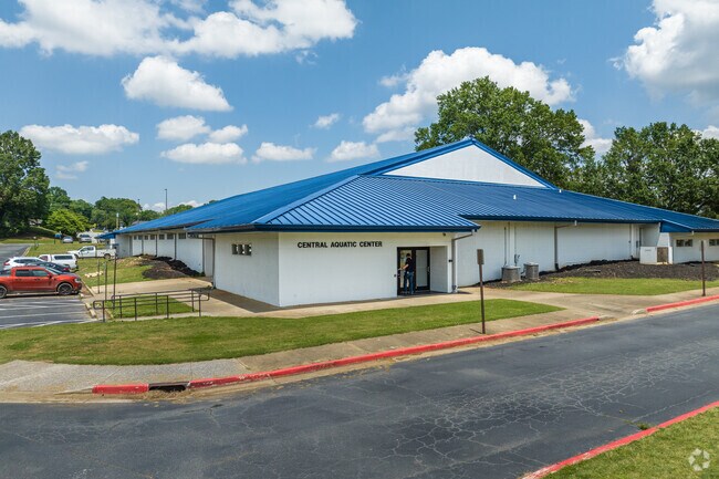 Community facilities such as the Cobb Aquactics Center provide Victory residents a place for leisure and exercise.