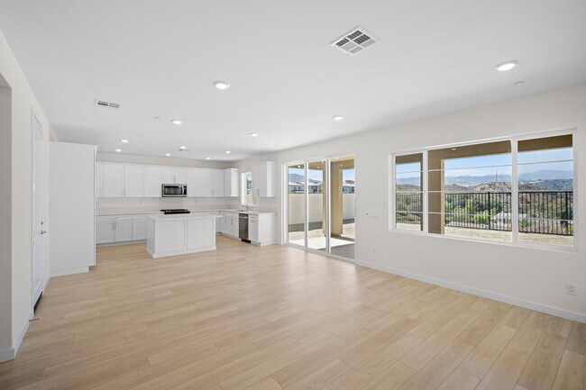 23775 Orange Blossom Dr, Santa Clarita, CA 91321 - photo 4