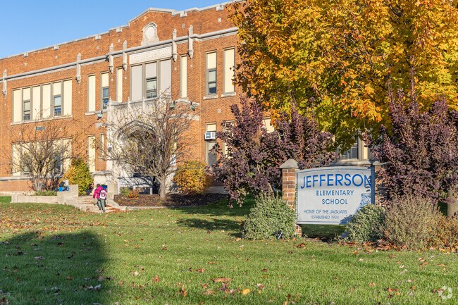 Washington students can attend Jefferson Elementary School.